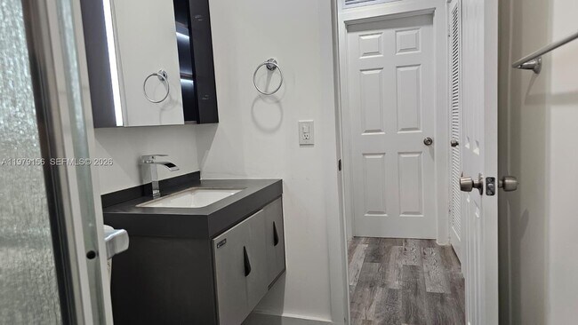 Building Photo - 1941 NW 32nd St