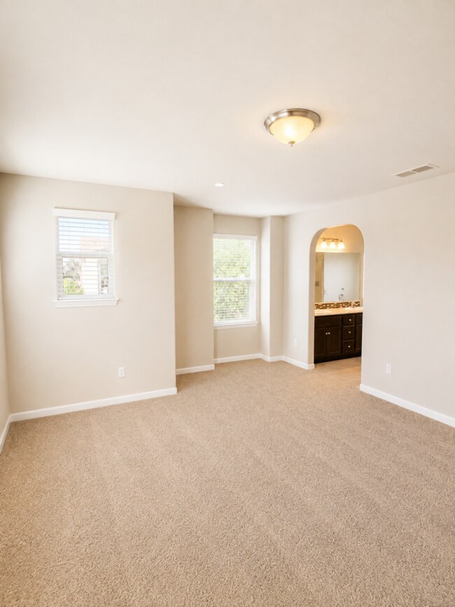 Building Photo - 3744 Magnificent Way