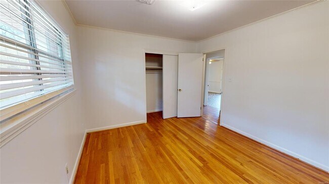 Building Photo - 355 Mont Vista Dr