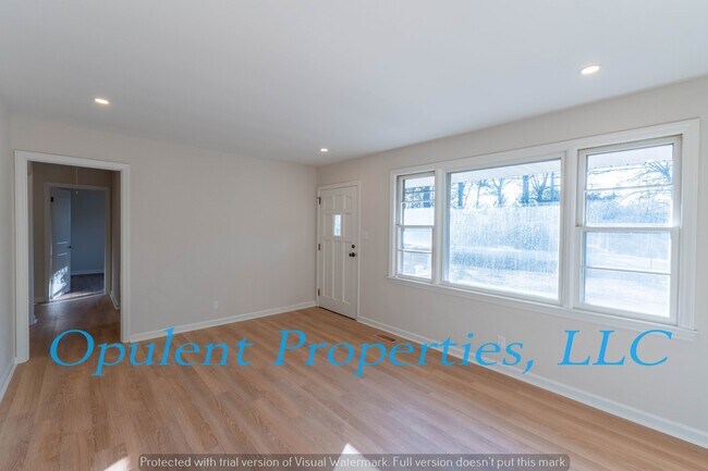 Building Photo - 834 Savage Rd