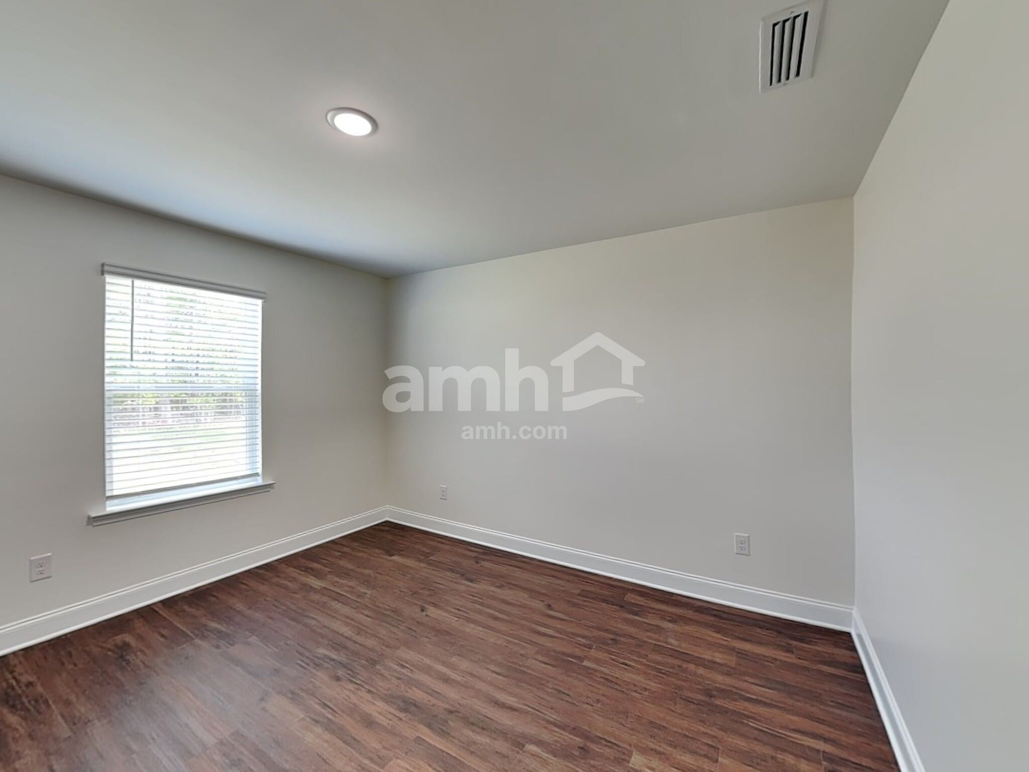 Building Photo - 13009 Redwind Dr