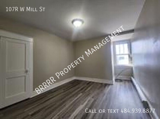Building Photo - 107R W Mill St-