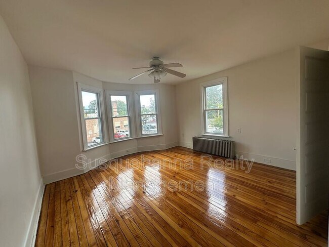 Building Photo - 2803 Canby St