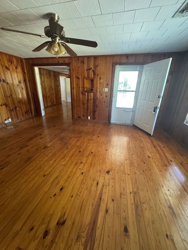 Building Photo - 123 Greenberry Cir