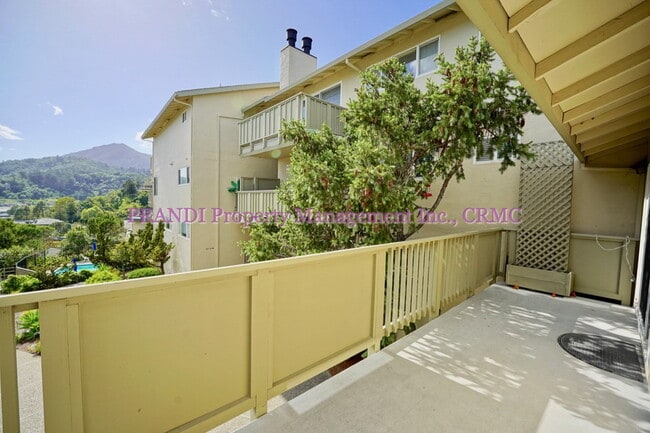 Building Photo - "Charming 1-Bed Condo Retreat in Greenbrae – Spacious 894 Sq Ft Living!"