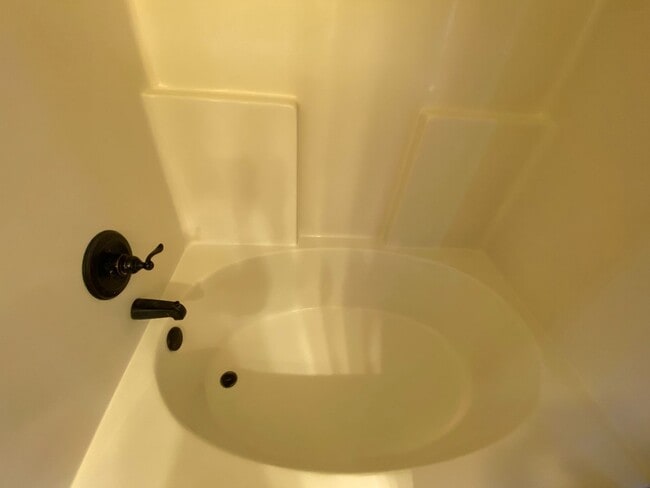 Building Photo - 4212 Shadow Garden Dr