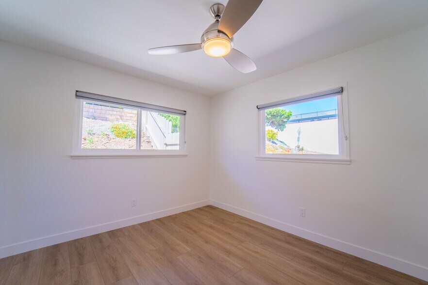 Building Photo - 1830 Illion St