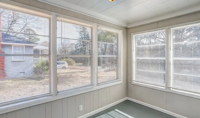 Building Photo - 3576 N Wareingwood Dr