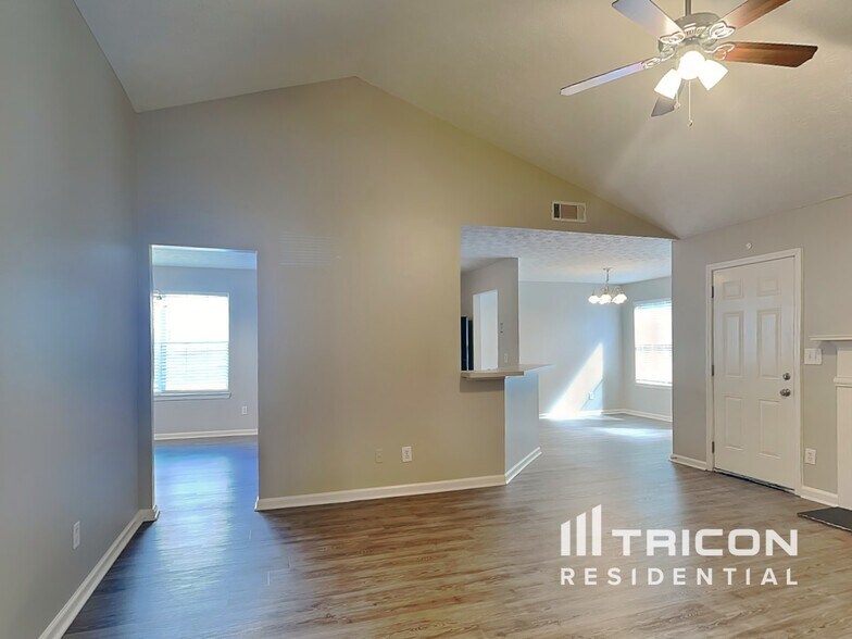 Building Photo - 737 Baskins Cir