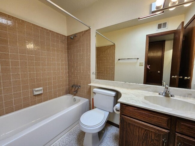 Building Photo - 3234 Calle De Molina