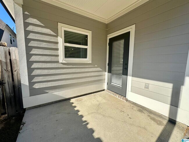 Building Photo - 2090 Springfield Dr