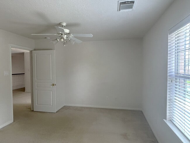 Building Photo - 19538 Piney Lake Dr