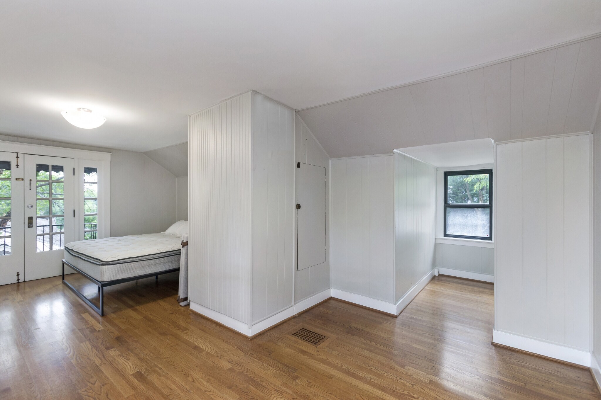 Building Photo - 3008 Blakemore Ave