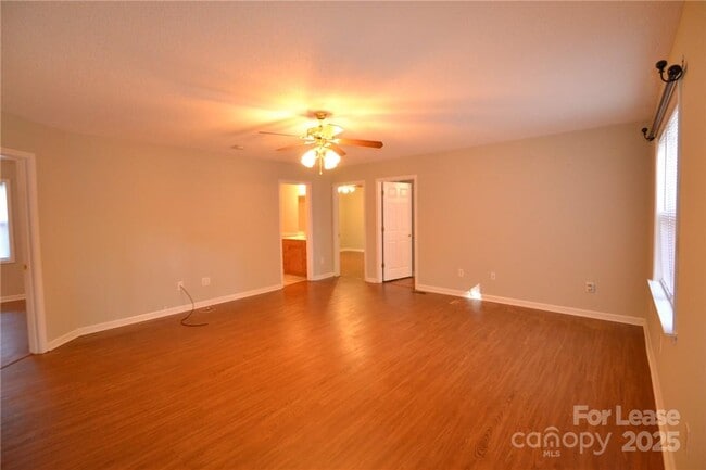 Building Photo - 1212 Beechwood Dr