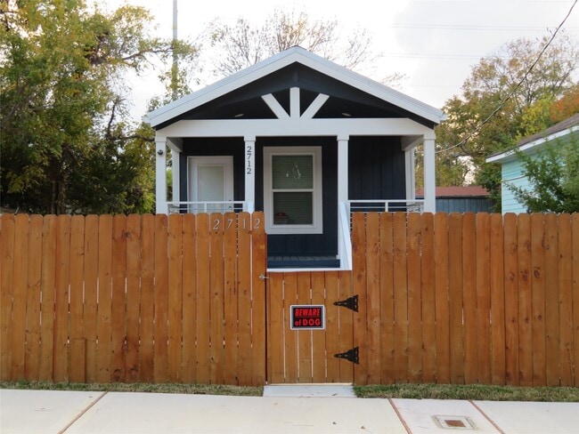 Building Photo - 2712 Bering St