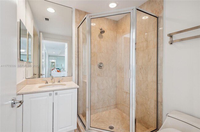 Building Photo - 747 Crandon Blvd