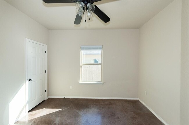 Building Photo - 245 Joanne Lp