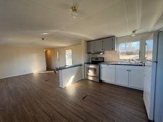 Building Photo - 1950 Rolling Mdw Ln