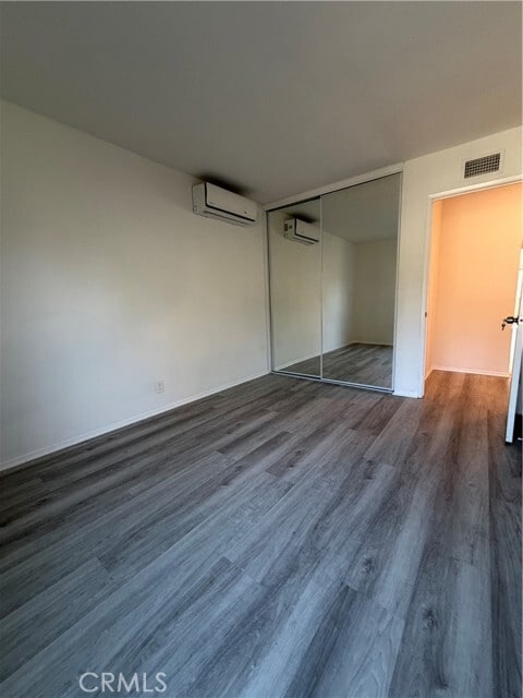 Building Photo - 2866 Treeview Pl