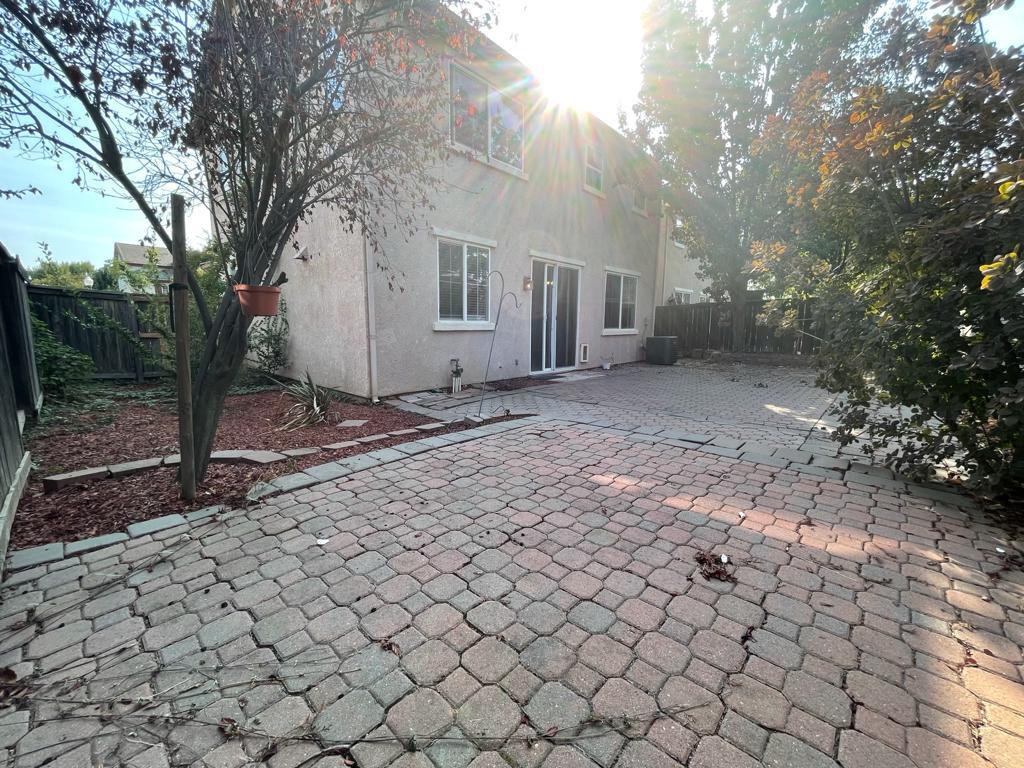 Building Photo - 21 Anjou Cir