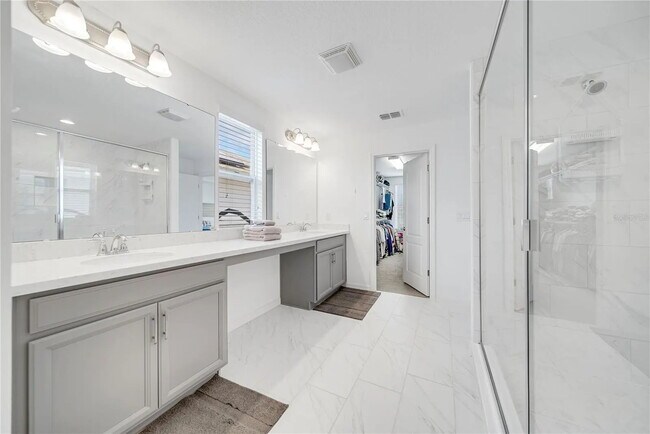 Building Photo - Stunning Fully Furnished 4 Bed Home with Resort-Style Community Amenities