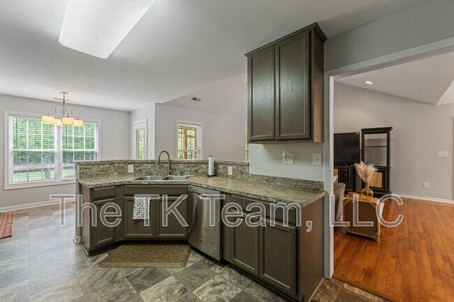 Building Photo - 155 Rose Brier Lane.