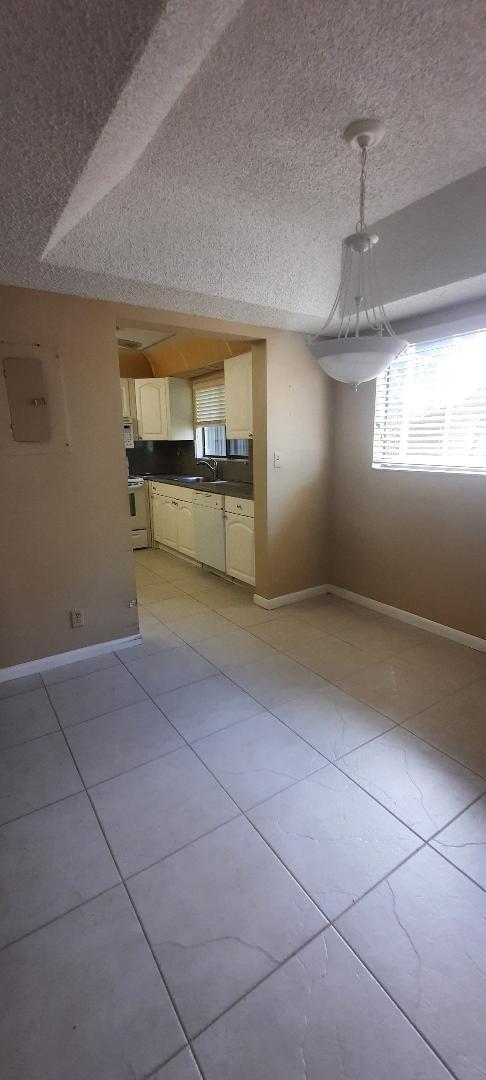 Building Photo - 15217 Lakes of Delray Blvd