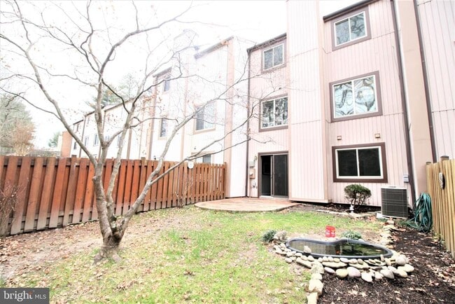 Building Photo - 8943 Centerway Rd