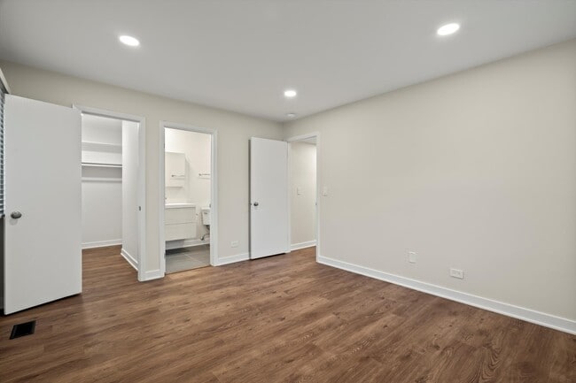 Building Photo - 251 Appletree Ct