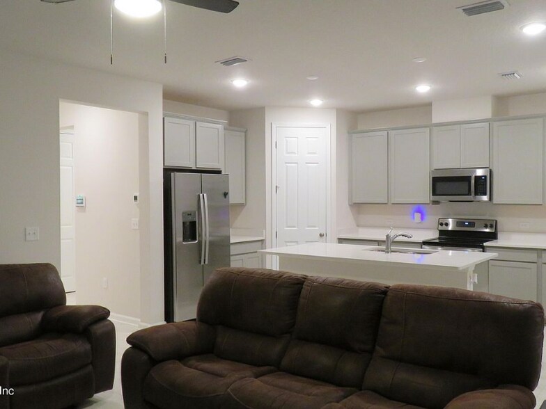 Building Photo - 11451 Eagle Vail Ct