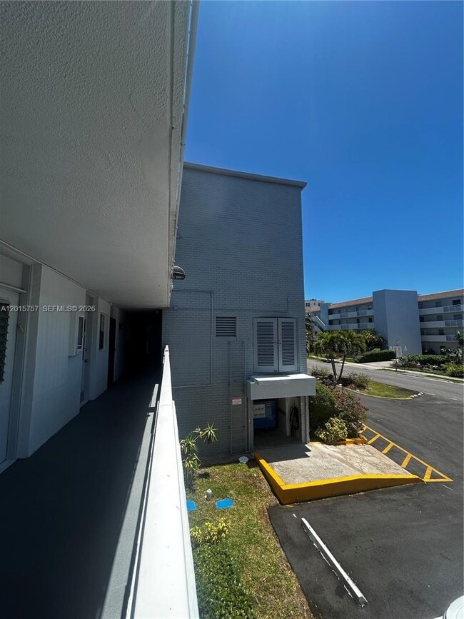 Building Photo - 3849 NE 169th St