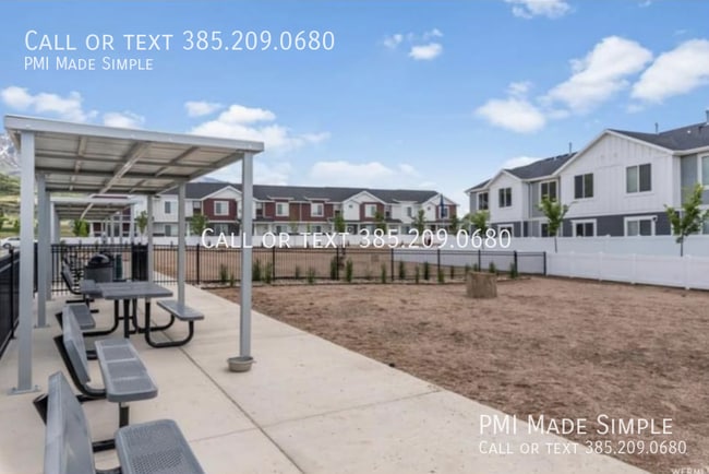 Building Photo - 953 W Fox Run Ave