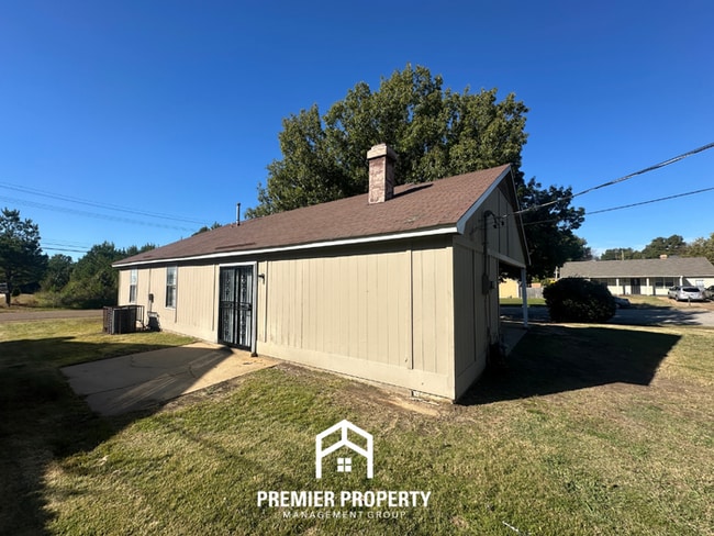 Building Photo - 4354 Clarke Rd