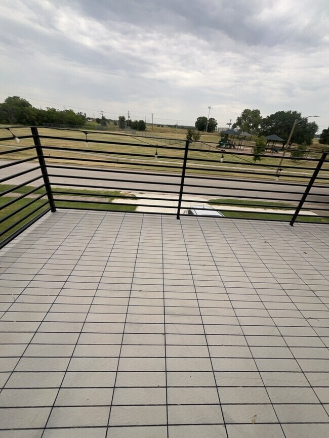 Building Photo - Custom Built 3/2/2 Delga Park! Trinity Trails Minutes from downtown Fort Worth!