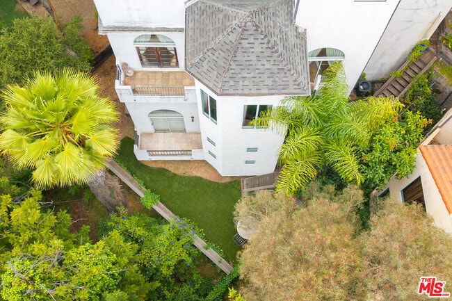 Building Photo - 3030 Passmore Dr