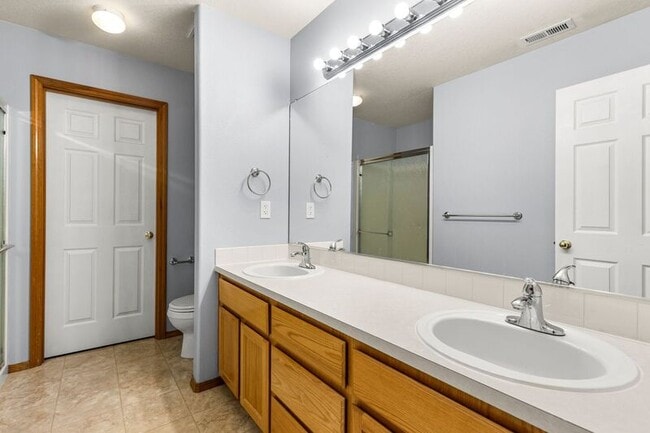 Building Photo - 18438 SE Stephens St