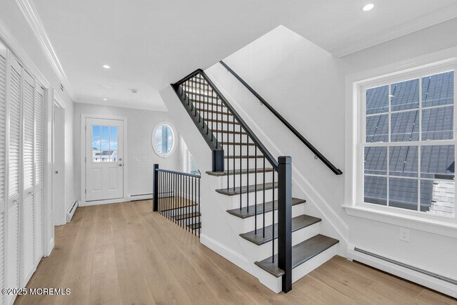 Building Photo - 141 Vanard Dr