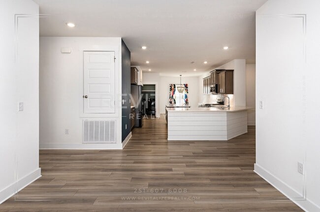 Building Photo - Charming Gold Fortified Home in Live Oak Estates – Near Downtown Fairhope!