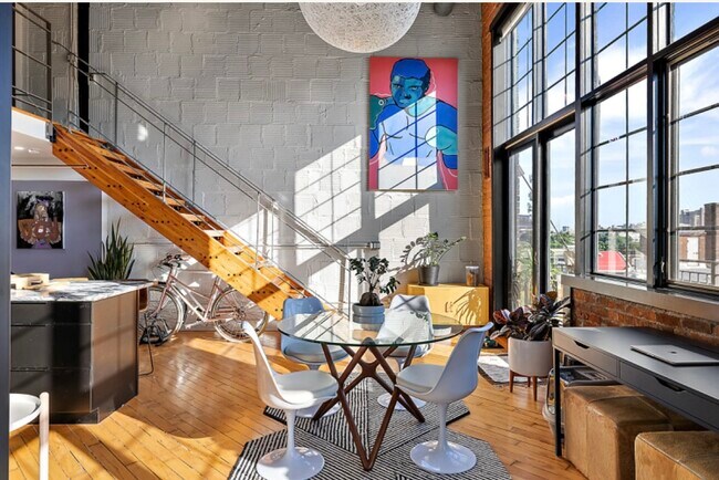 Building Photo - 2003 Brooklyn St