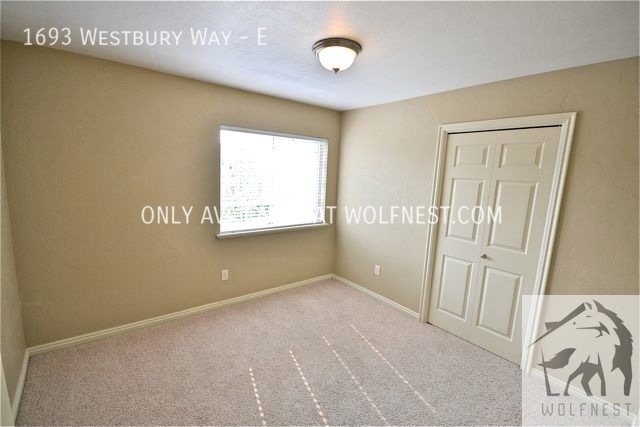 Building Photo - No Security Deposit Option! Amazing 3 Bedr...