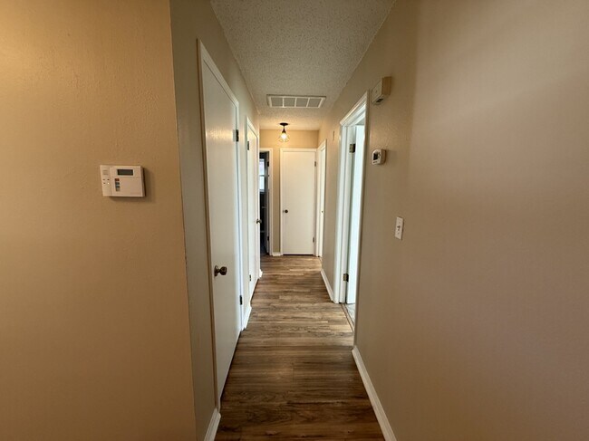 Building Photo - 714 E Beaver St