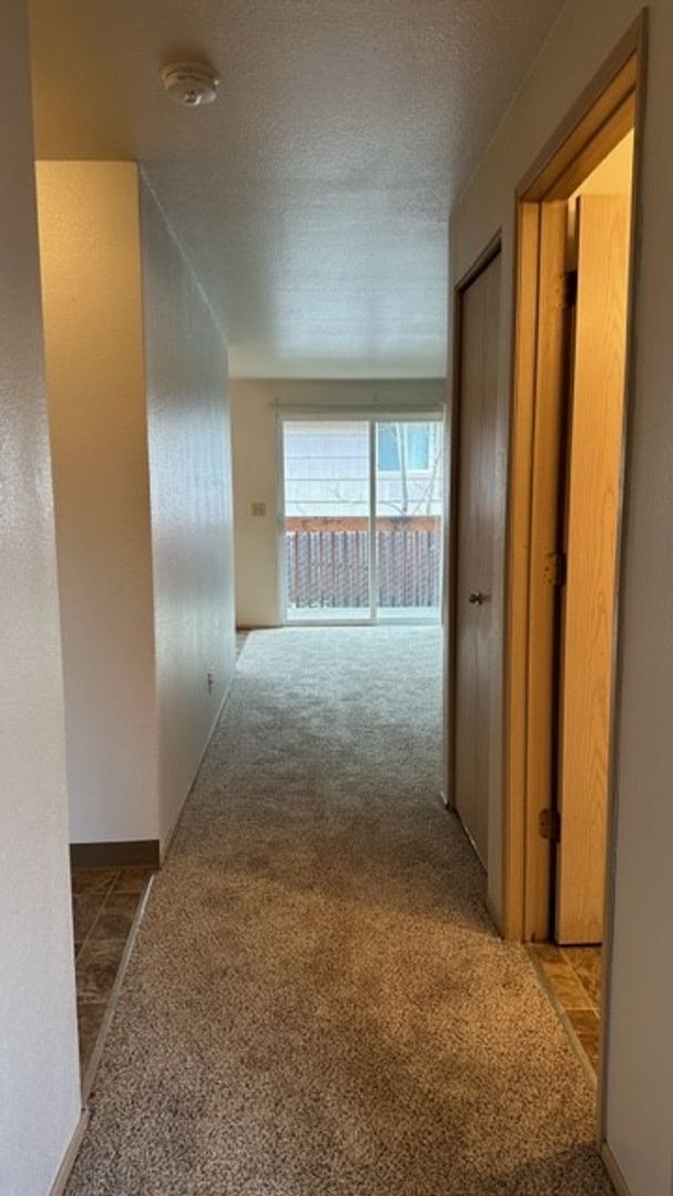 Building Photo - Ground level 1 bed 1 bath
