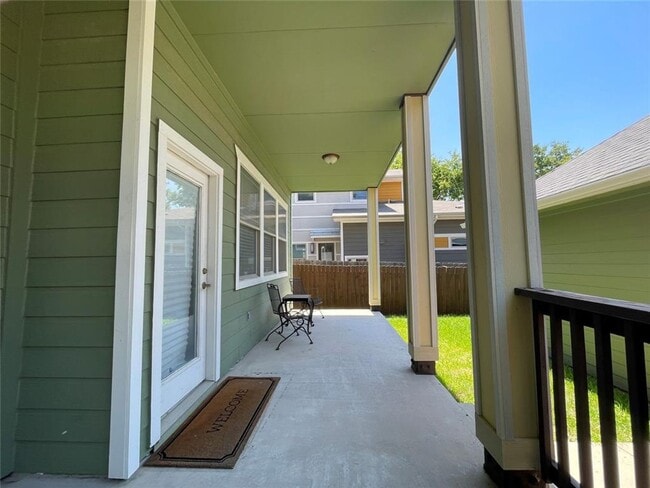 Building Photo - Spacious 2-bedroom, 2.5-bath condo available!