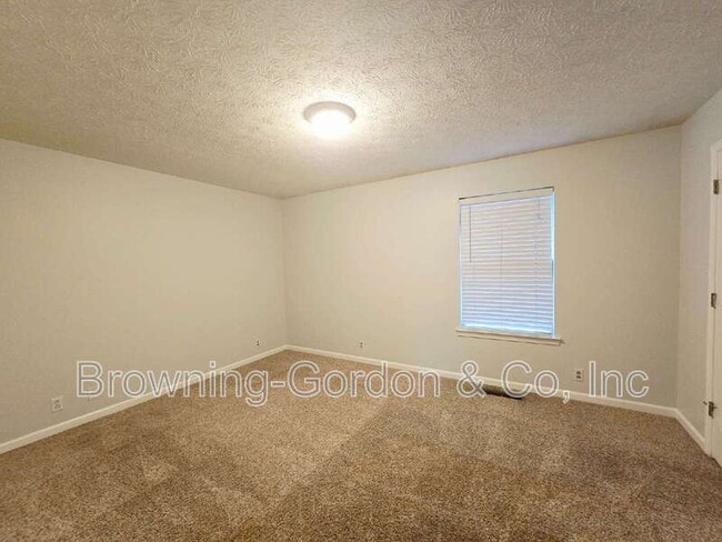 Building Photo - 243 Ash Grove Dr