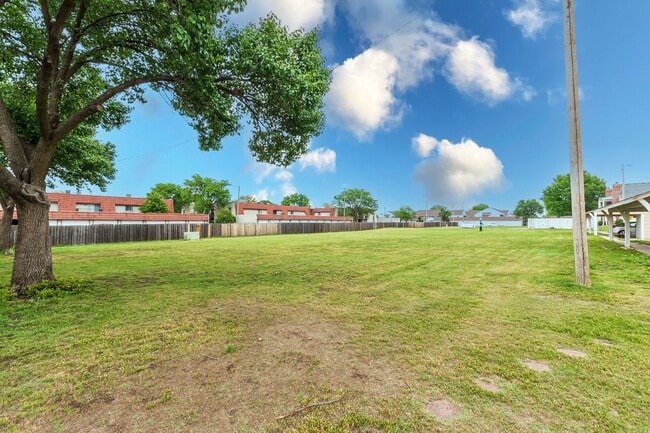 Building Photo - 2 Bed 2 Bath condo in great location!