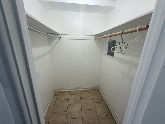 Building Photo - 9575 Maple Dr