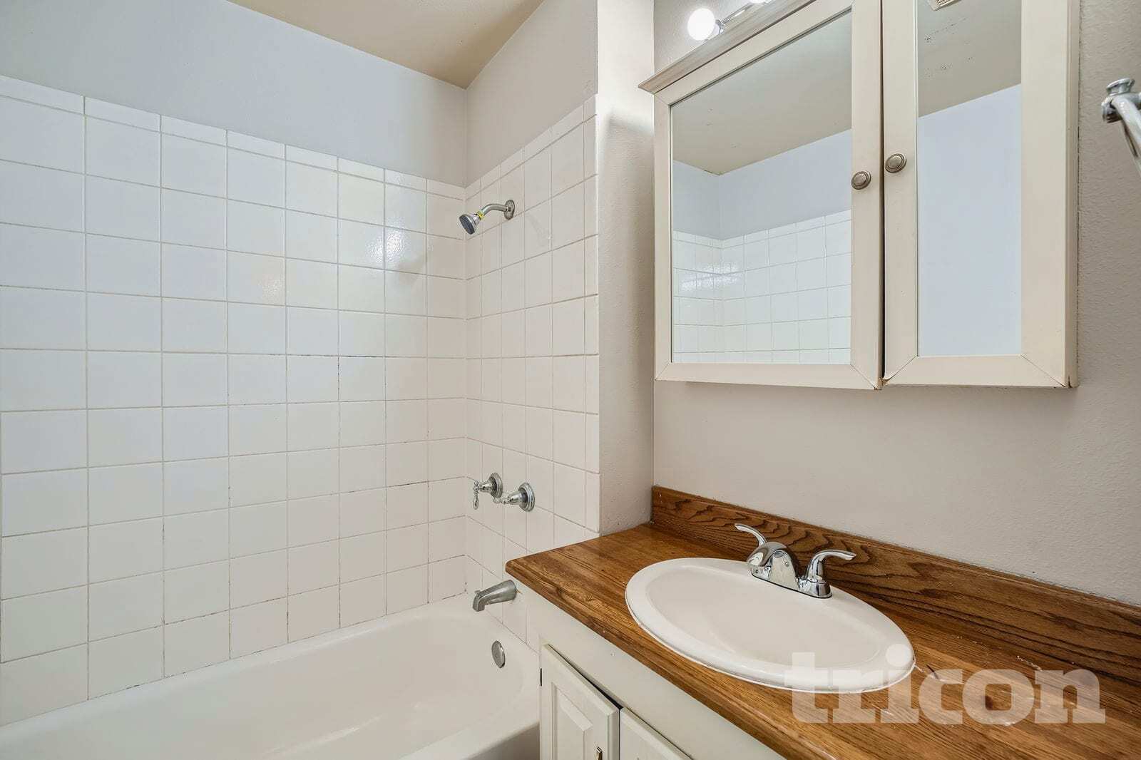 Building Photo - 2914 Forest Rim Ct S