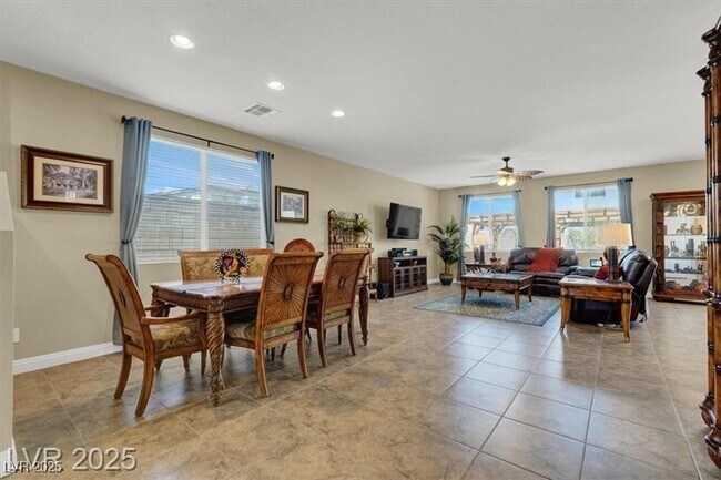 Building Photo - 4630 Summer Azure St