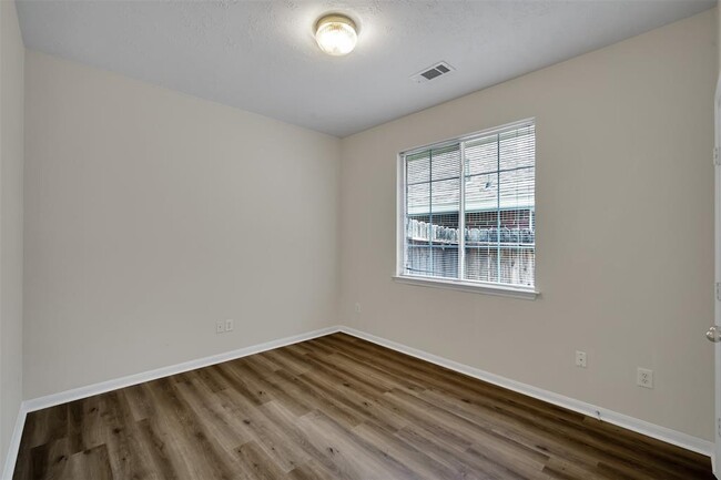 Building Photo - 59 Hidden Meadow Dr