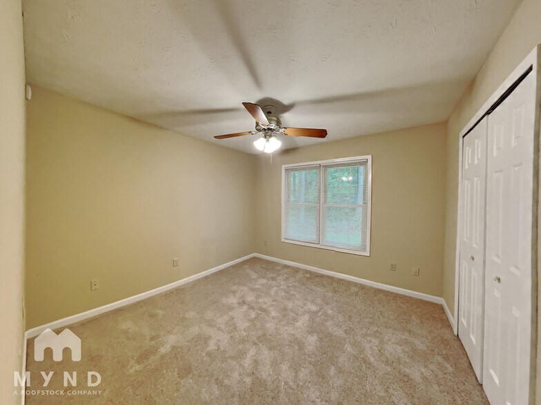 Building Photo - 2971 Meadow Ln